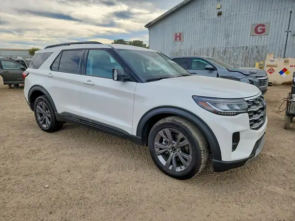 1FMUK8DH1TGA07072 — 2026 Ford Explorer, фото 4 с аукциона Copart, Передняя часть