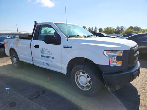 2015 Ford F150 VIN 1FTMF1C85FKD61986 фото 4