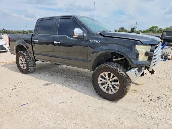 1FTEW1CF7HKC90117 — 2017 Ford F-150, фото 4 с аукциона Copart, Передняя часть