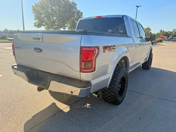 1FTEW1EF7HKD31455 — 2017 Ford F-150, фото 4 с аукциона Copart 02.10.2026, Мелкие вмятины и царапины