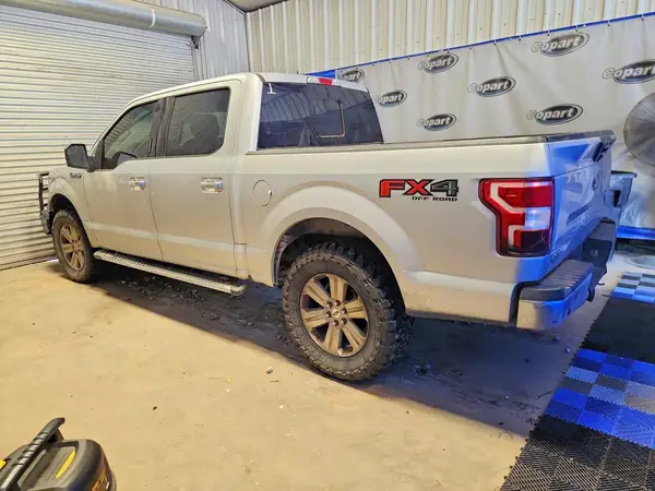 1FTEW1E52JFE37527 — 2018 Ford F-150, фото 2 с аукциона Copart 29.09.2026, Пожар двигателя