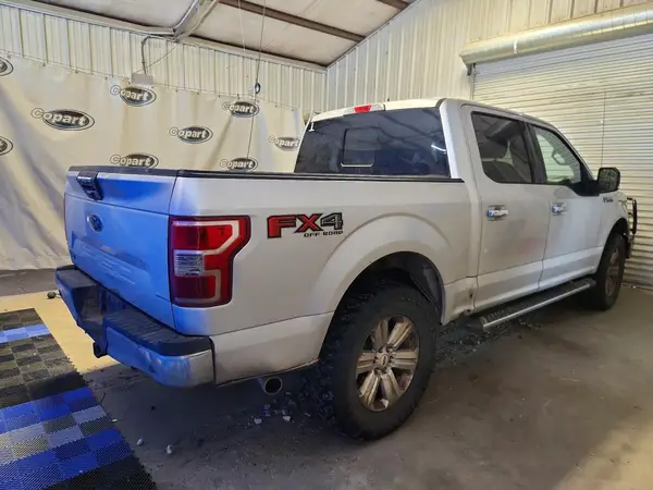 1FTEW1E52JFE37527 — 2018 Ford F-150, фото 3 с аукциона Copart 29.09.2026, Пожар двигателя