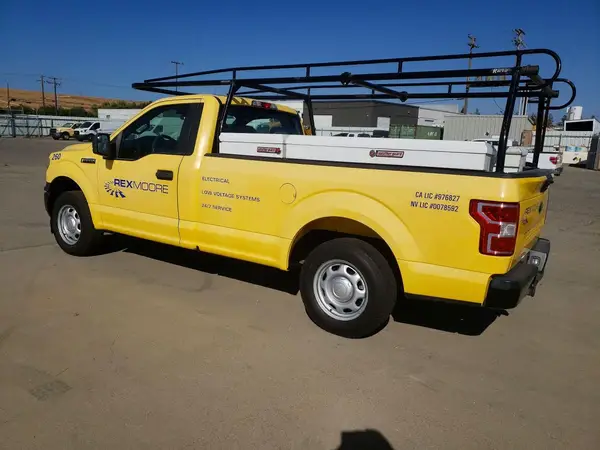 1FTMF1CB7JKE85584 — 2018 Ford F-150, фото 2 с аукциона Copart, Естественный износ