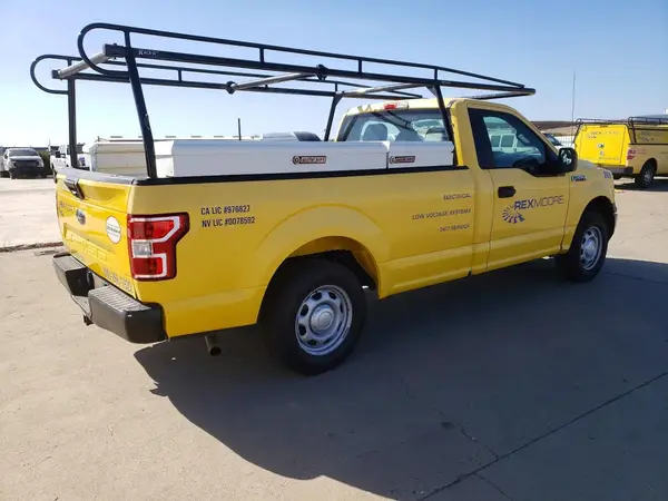 1FTMF1CB7JKE85584 — 2018 Ford F-150, фото 3 с аукциона Copart, Естественный износ