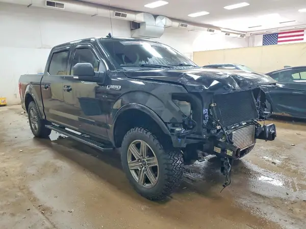 1FTEW1EP2JFB68608 — 2018 Ford F-150, фото 4 с аукциона Copart, Передняя часть