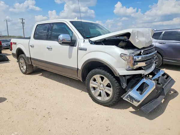 1FTEW1E58JFE67292 — 2018 Ford F-150, фото 4 с аукциона Copart, Передняя часть