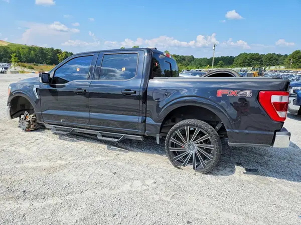 1FTEW1CP2NKE19059 — 2022 Ford F-150, фото 2 с аукциона Copart, Боковая часть