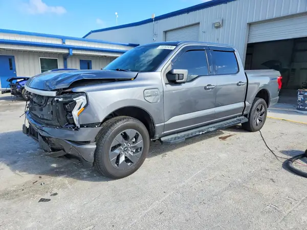 1FTVW1EL1NWG16257 — 2022 Ford F-150, Передняя часть (Front End), фото до ремонта