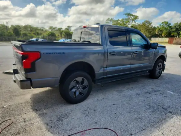 1FTVW1EL1NWG16257 — 2022 Ford F-150, фото 3 с аукциона Copart, Передняя часть