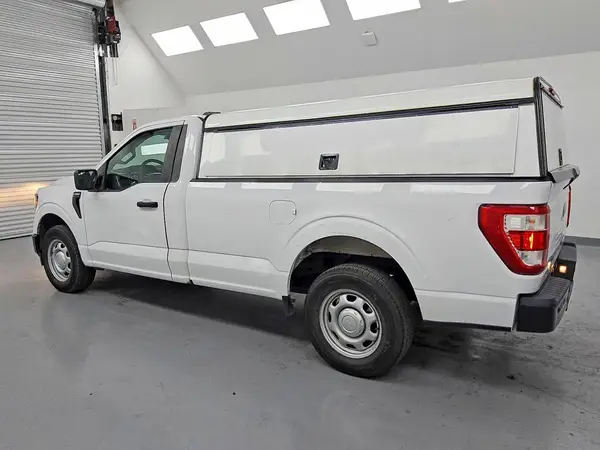 1FTMF1CB1PKE33067 — 2023 Ford F-150, фото 2 с аукциона Copart 08.10.2026, Мелкие вмятины и царапины
