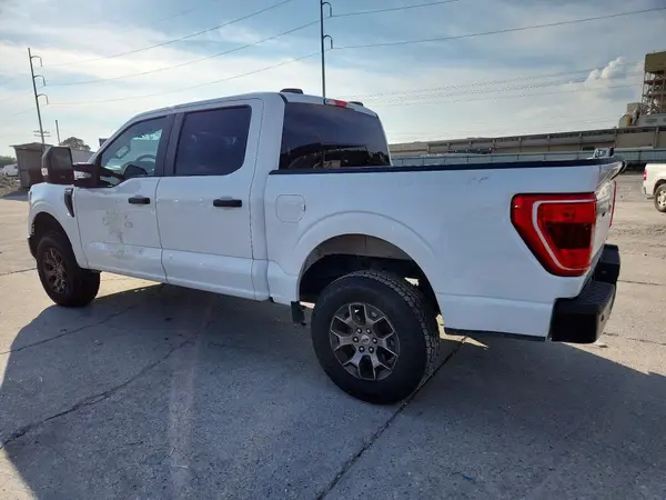 1FTFW1P86PKG06461 — 2023 Ford F-150, фото 2 с аукциона Copart, Боковая часть