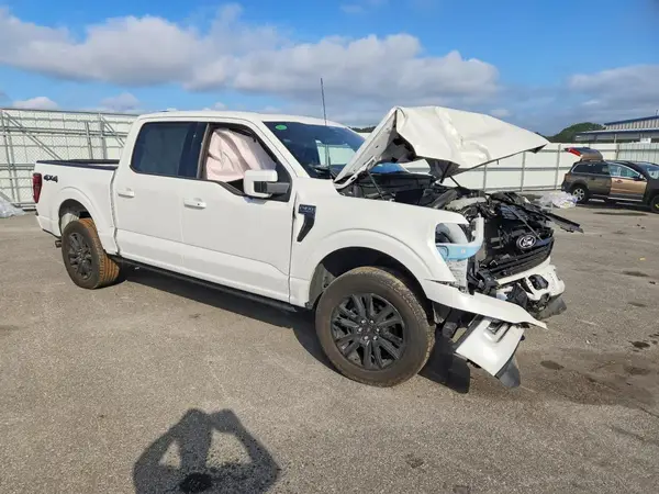 1FTFW7L89RFB73254 — 2024 Ford F-150, фото 4 с аукциона Copart, Передняя часть