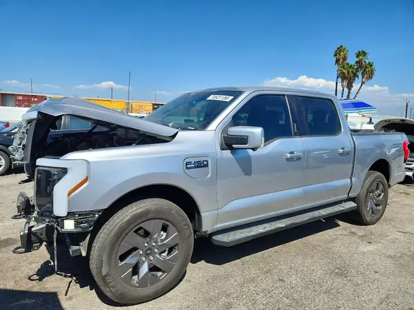 1FT6W5L75RWG15071 — 2024 Ford F-150, Передняя часть (Front End), фото до ремонта