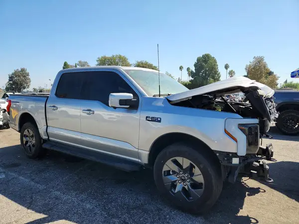 1FT6W5L75RWG15071 — 2024 Ford F-150, фото 4 с аукциона Copart, Передняя часть