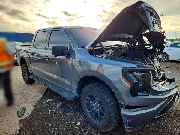 1FTVW3LK4SWG01687 — 2025 Ford F-150, фото 4 с аукциона Copart, Передняя часть