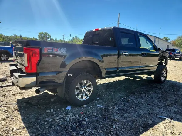 1FT7W2B61HED37575 — 2017 Ford F250, фото 3 с аукциона Copart, Передняя часть