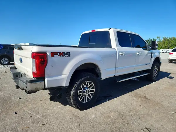 1FT7W2BT4HEF31068 — 2017 Ford F250, фото 3 с аукциона Copart, Механические повреждения