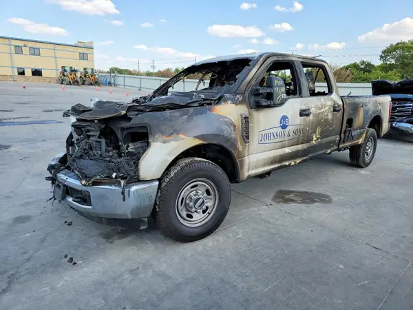 1FT7W2A64HEF46004 — 2017 Ford F250, Пожар (Burn), фото до ремонта