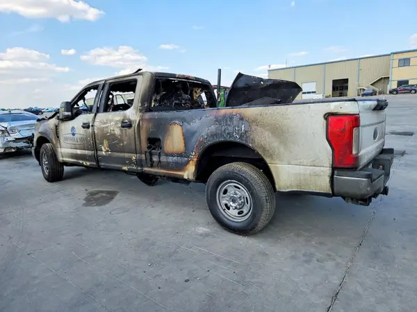 1FT7W2A64HEF46004 — 2017 Ford F250, фото 2 с аукциона Copart 01.10.2026, Пожар