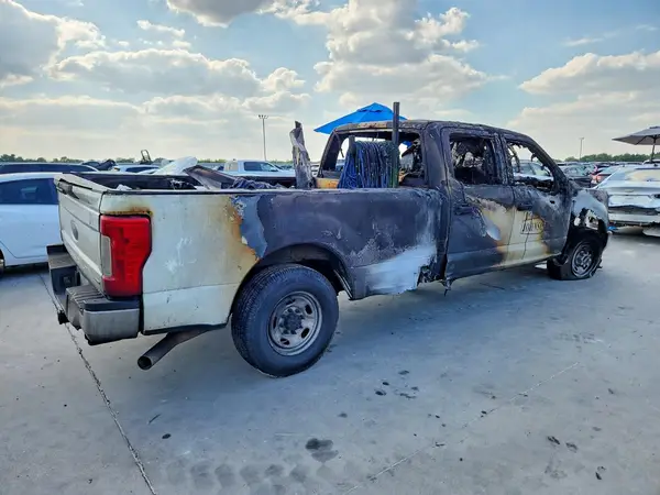 1FT7W2A64HEF46004 — 2017 Ford F250, фото 3 с аукциона Copart 01.10.2026, Пожар