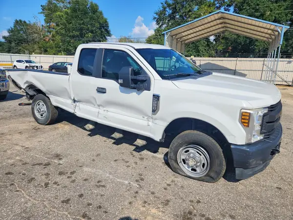 1FT7X2B66JEC27043 — 2018 Ford F250, фото 4 с аукциона Copart 05.10.2026, Боковая часть