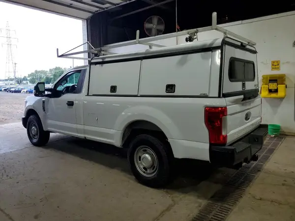 1FTBF2A61KEF23121 — 2019 Ford F250, фото 2 с аукциона Copart 13.10.2026, Механические повреждения
