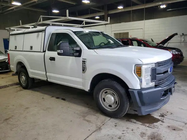 1FTBF2A61KEF23121 — 2019 Ford F250, фото 4 с аукциона Copart 13.10.2026, Механические повреждения