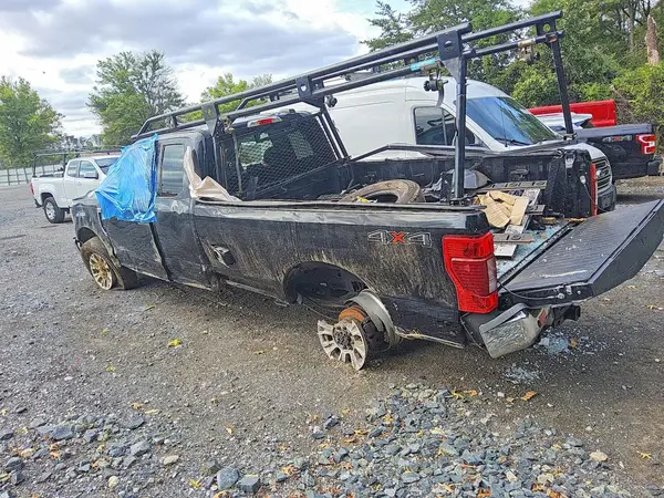 1FT7X2B6XNEC67051 — 2022 Ford F250, фото 2 с аукциона Copart 29.09.2026, Повреждения со всех сторон