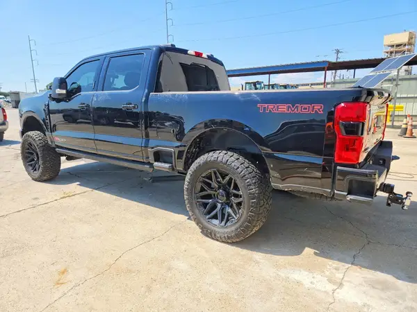 1FT8W2BM6PEE07637 — 2023 Ford F250, фото 2 с аукциона Copart, Боковая часть