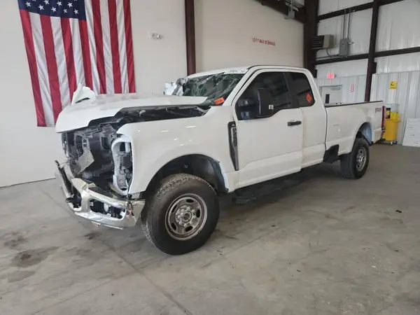 1FT7X2BAXPED39924 — 2023 Ford F250, Передняя часть (Front End), фото до ремонта
