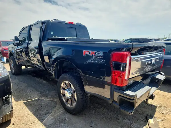 1FT8W2BM7REF36313 — 2024 Ford F250, фото 2 с аукциона Copart 13.10.2026, Повреждения со всех сторон