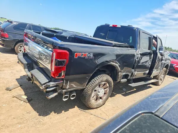 1FT8W2BM7REF36313 — 2024 Ford F250, фото 3 с аукциона Copart 13.10.2026, Повреждения со всех сторон