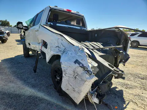 2024 Ford F250 VIN 1FT8W2BN2REF36972 фото 2