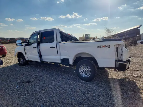 1FT7W2BA0REF95902 — 2024 Ford F250, фото 2 с аукциона Copart 29.09.2026, Повреждения со всех сторон