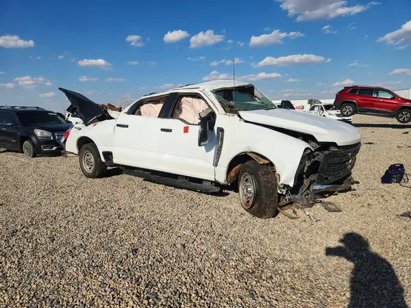 1FT7W2BA0REF95902 — 2024 Ford F250, фото 4 с аукциона Copart 29.09.2026, Повреждения со всех сторон