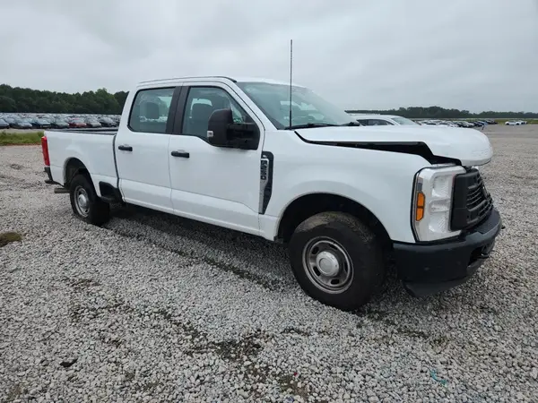 1FT7W2AA3REC51532 — 2024 Ford F250, фото 4 с аукциона Copart, Передняя часть