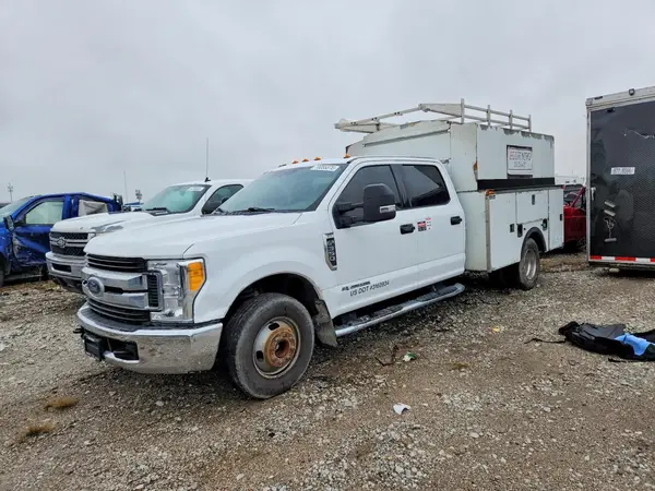 1FD8W3GT8HEE02684 — 2017 Ford F350, Град (Hail), фото до ремонта