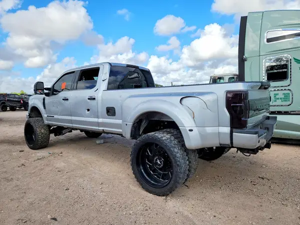 1FT8W3DTXKEF12359 — 2019 Ford F350, фото 2 с аукциона Copart 30.09.2026, Вандализм
