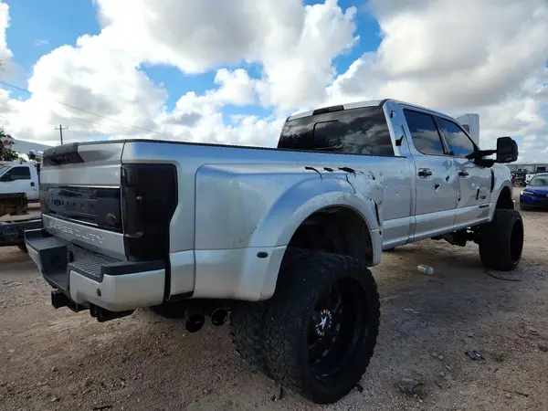 1FT8W3DTXKEF12359 — 2019 Ford F350, фото 3 с аукциона Copart 30.09.2026, Вандализм