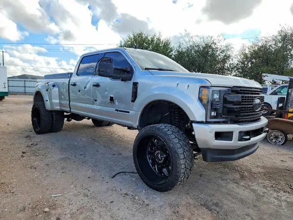1FT8W3DTXKEF12359 — 2019 Ford F350, фото 4 с аукциона Copart 30.09.2026, Вандализм
