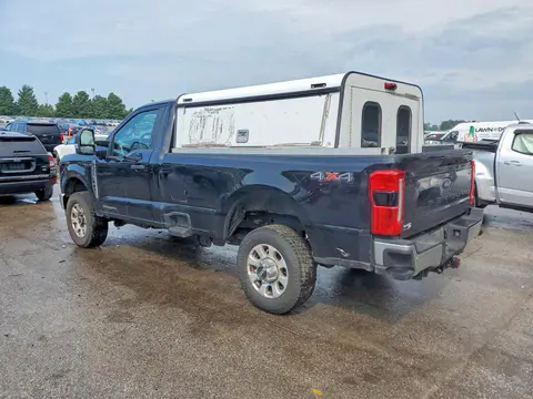 2023 FORD F350 VIN 1FTRF3BT5PEE10367 фото 2