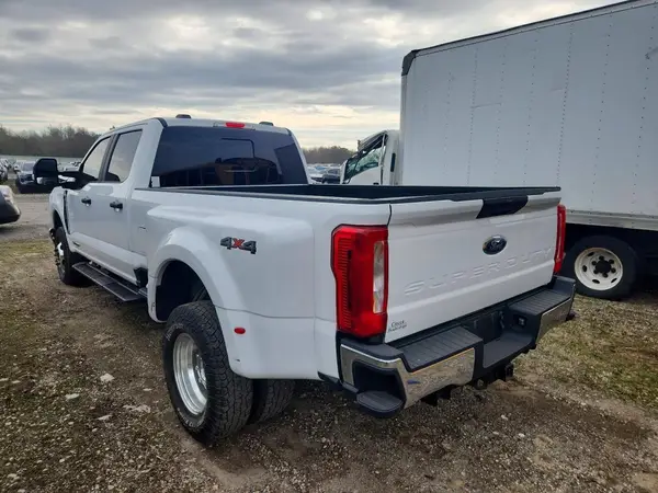 1FT8W3DT1PEC18744 — 2023 Ford F350, фото 2 с аукциона Copart 05.10.2026, Передняя часть