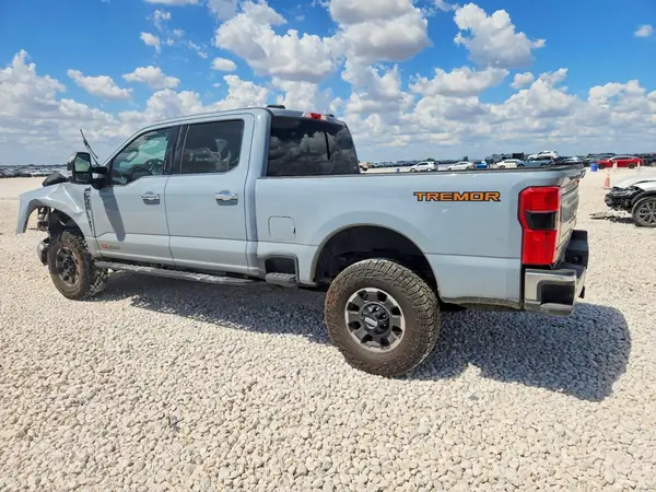 1FT8W3BM7REF90944 — 2024 Ford F350, фото 2 с аукциона Copart, Передняя часть