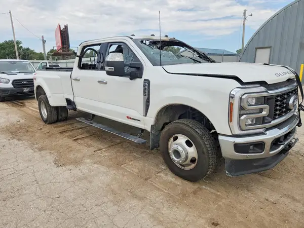 1FT8W3DM0SEC23239 — 2025 Ford F350, фото 4 с аукциона Copart 14.10.2026, Пожар салона