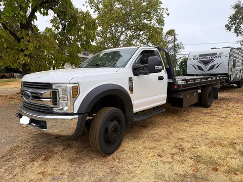 2018 Ford F550 VIN 1FDUF5GY6JEB99810 фото 2