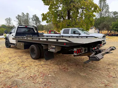 2018 Ford F550 VIN 1FDUF5GY6JEB99810 фото 3