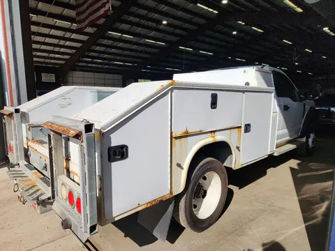 2019 Ford F550 VIN 1FDUF5HY6KEF42664 фото 3