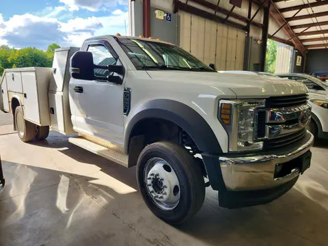 2019 Ford F550 VIN 1FDUF5HY6KEF42664 фото 4