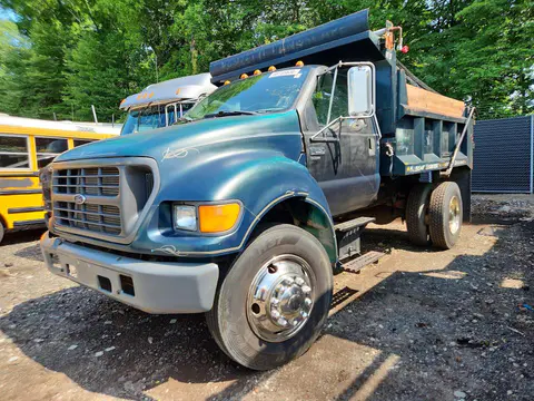 3FDNF6563YMA30912 — 2000 Ford F650, Передняя часть (Front End), фото до ремонта