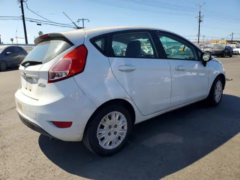 3FADP4TJ8FM138745 — 2015 Ford Fiesta, фото 3 с аукциона Copart 30.09.2026, Передняя часть